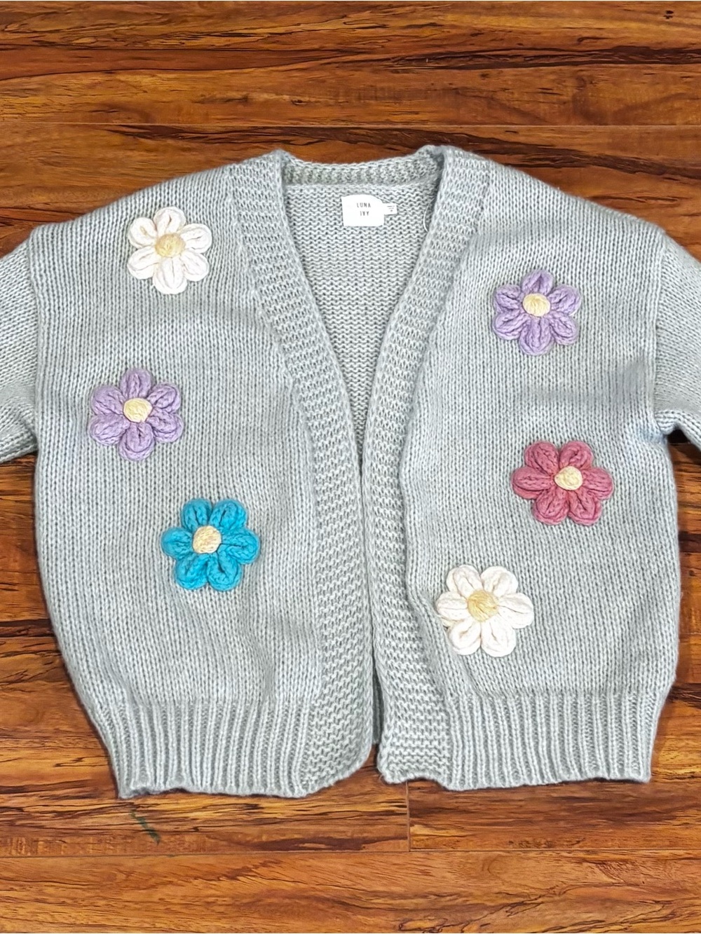 Luna Ivy Sage Green Floral Appliqué Knit Cardigan Sweater. Size s